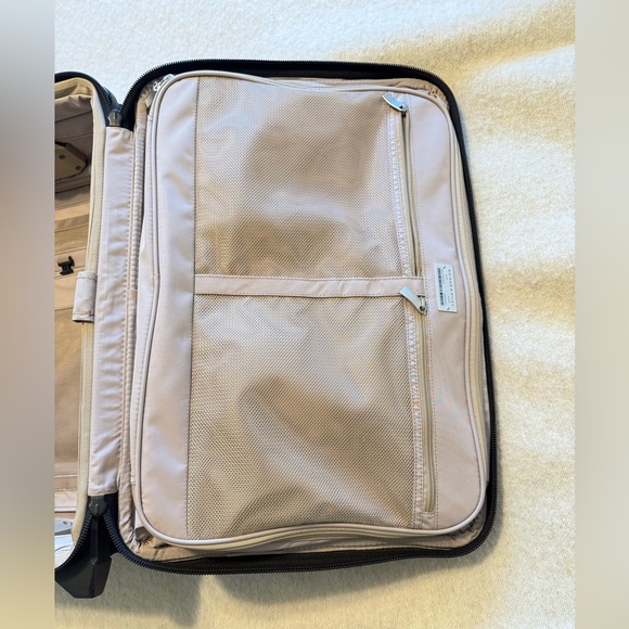 Briggs and Riley Global 21" 2-Wheel Expandable Carry-On - Picture 3 of 5